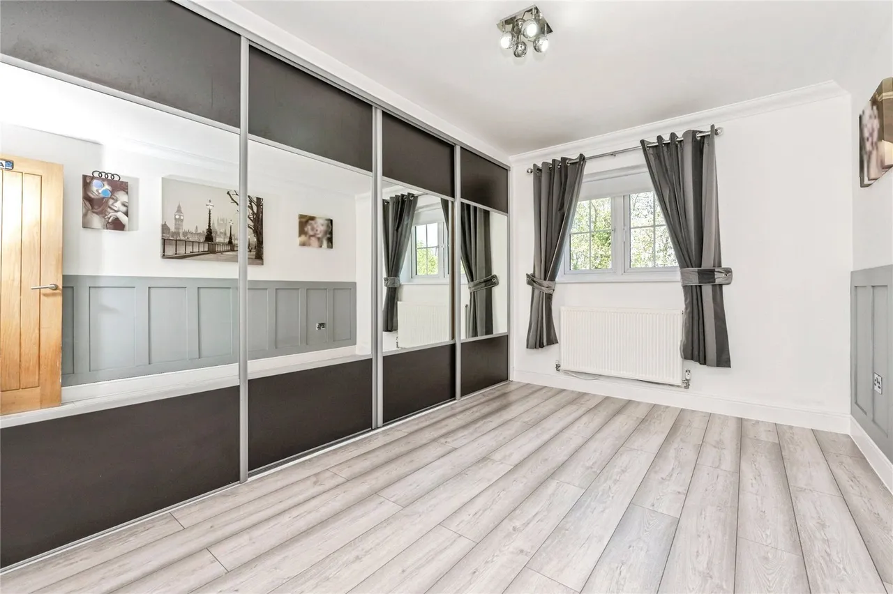 Weymouth Drive, Chafford Hundred, Grays, Essex, RM16, photo 11