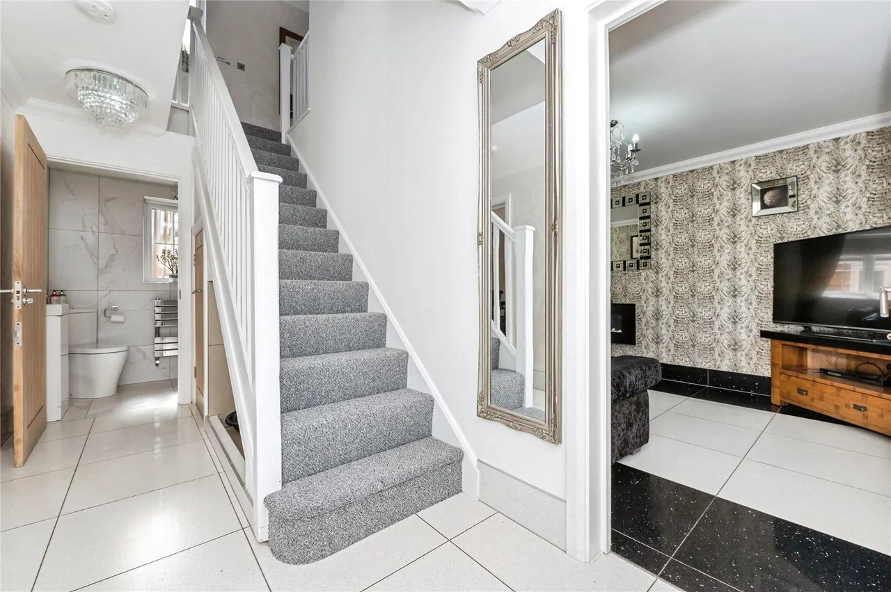 Weymouth Drive, Chafford Hundred, Grays, Essex, RM16, photo 8