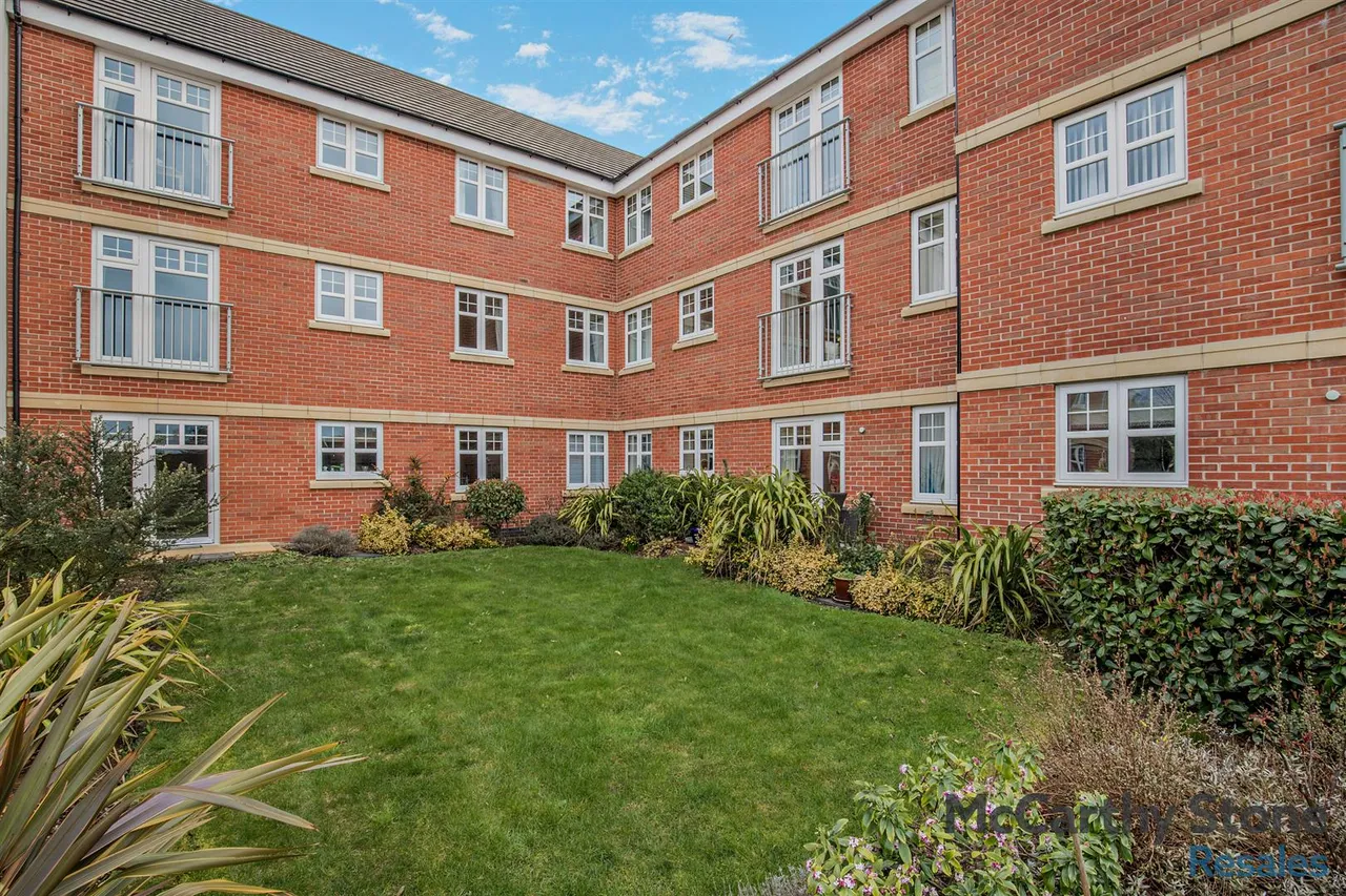 Westfield Road, Wellingborough, NN8, photo 2