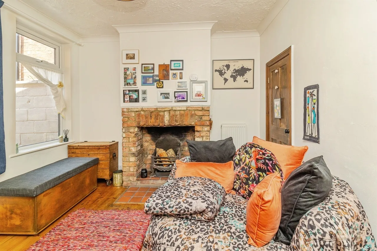 Bury Avenue, Newport Pagnell, MK16, photo 5