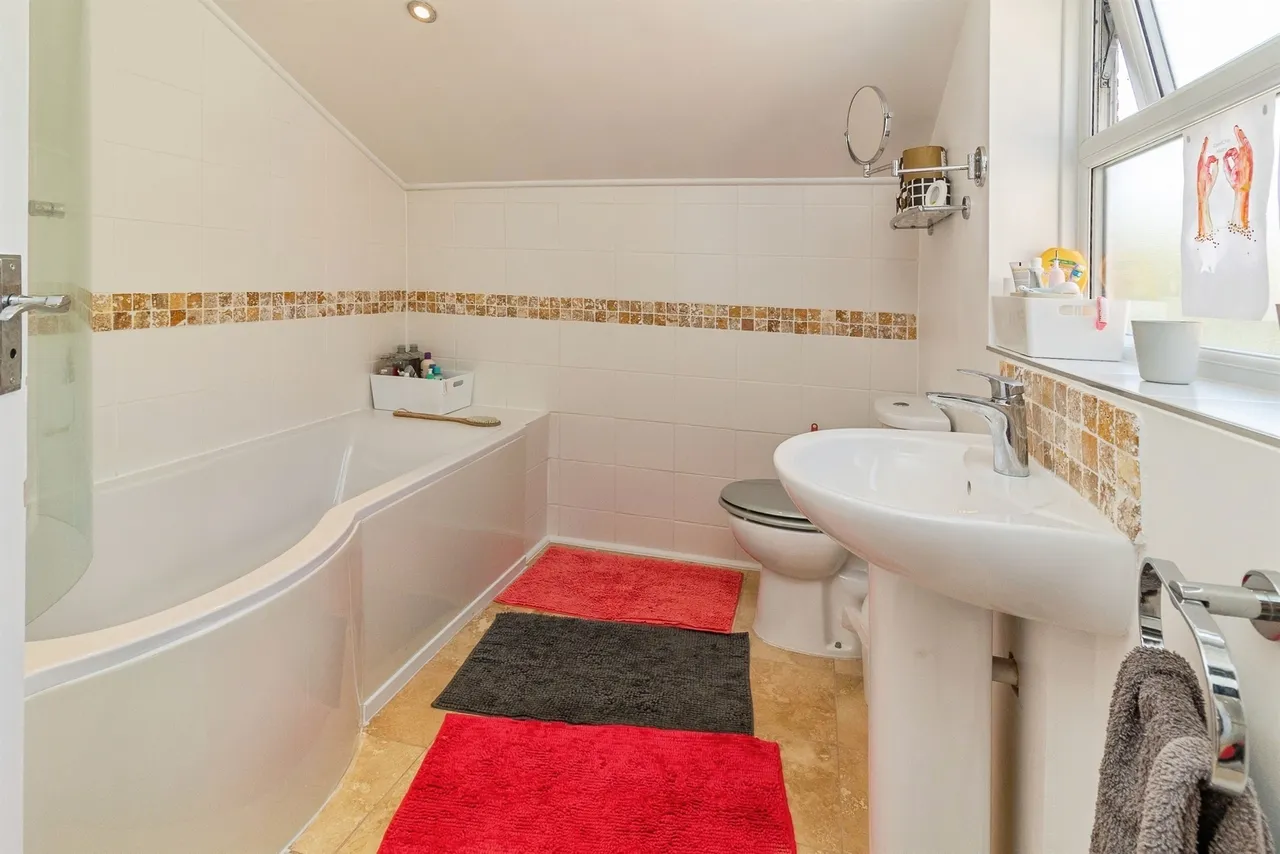 Bury Avenue, Newport Pagnell, MK16, photo 12