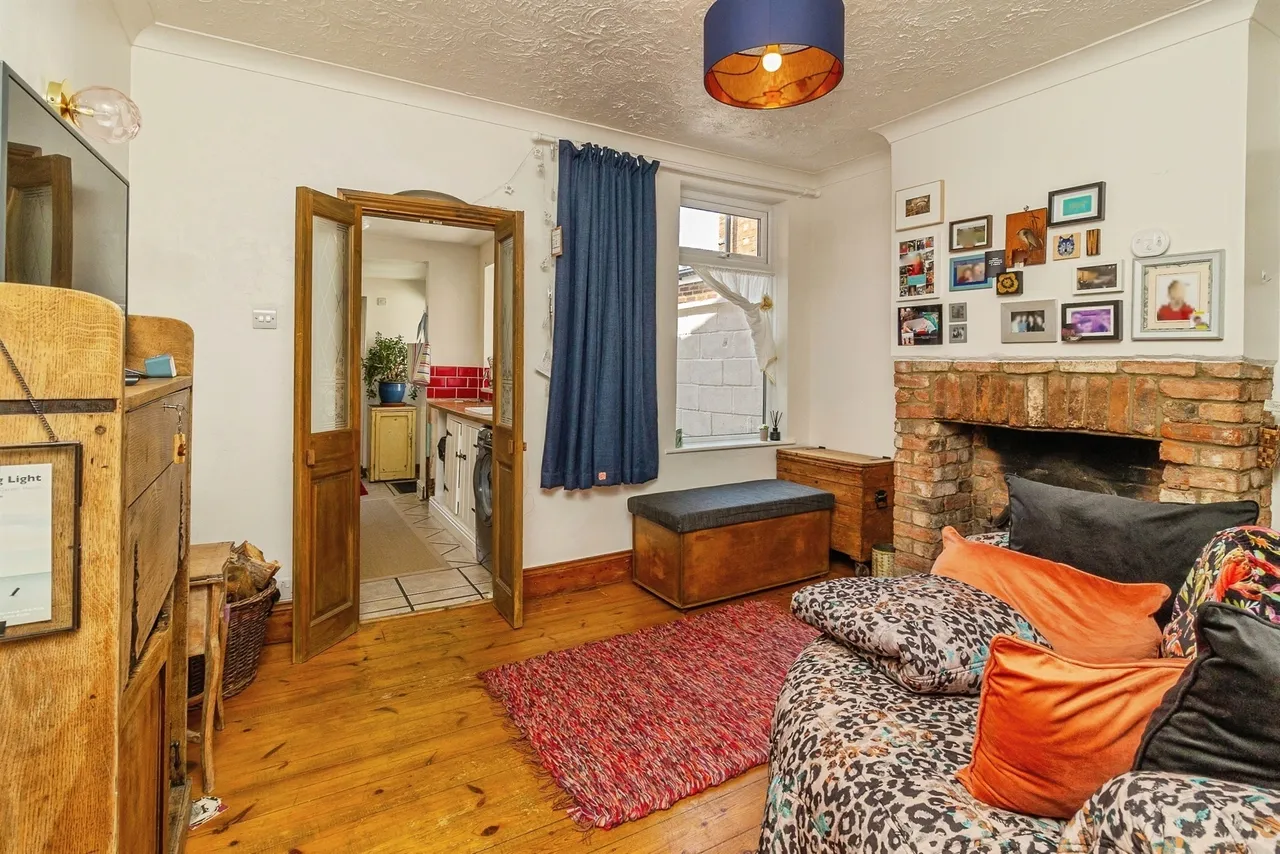 Bury Avenue, Newport Pagnell, MK16, photo 6