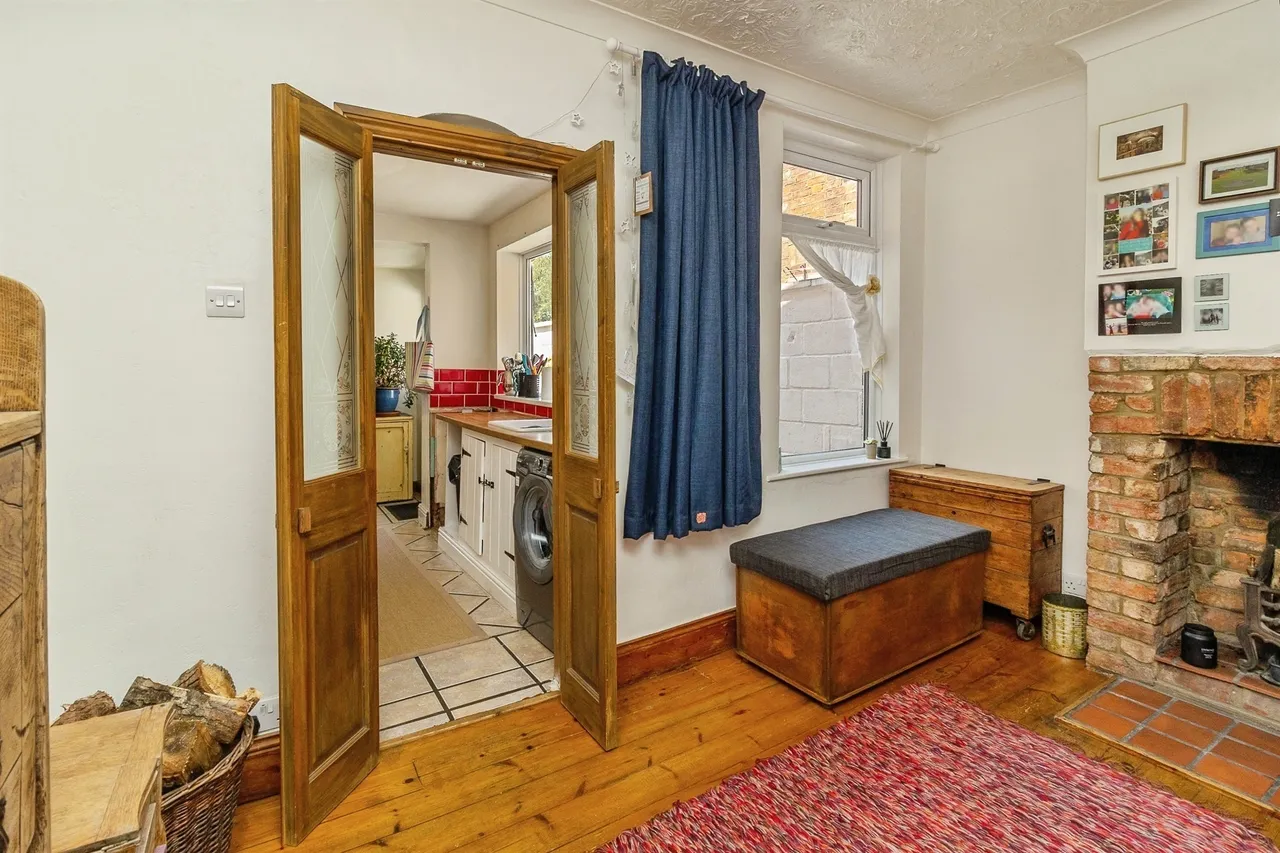 Bury Avenue, Newport Pagnell, MK16, photo 4