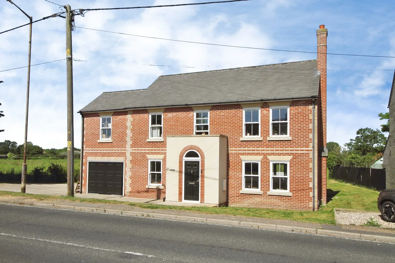 Colchester Road, Ardleigh Village Nr Colchester, CO7, photo 17