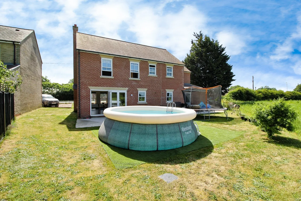 Colchester Road, Ardleigh Village Nr Colchester, CO7, photo 19