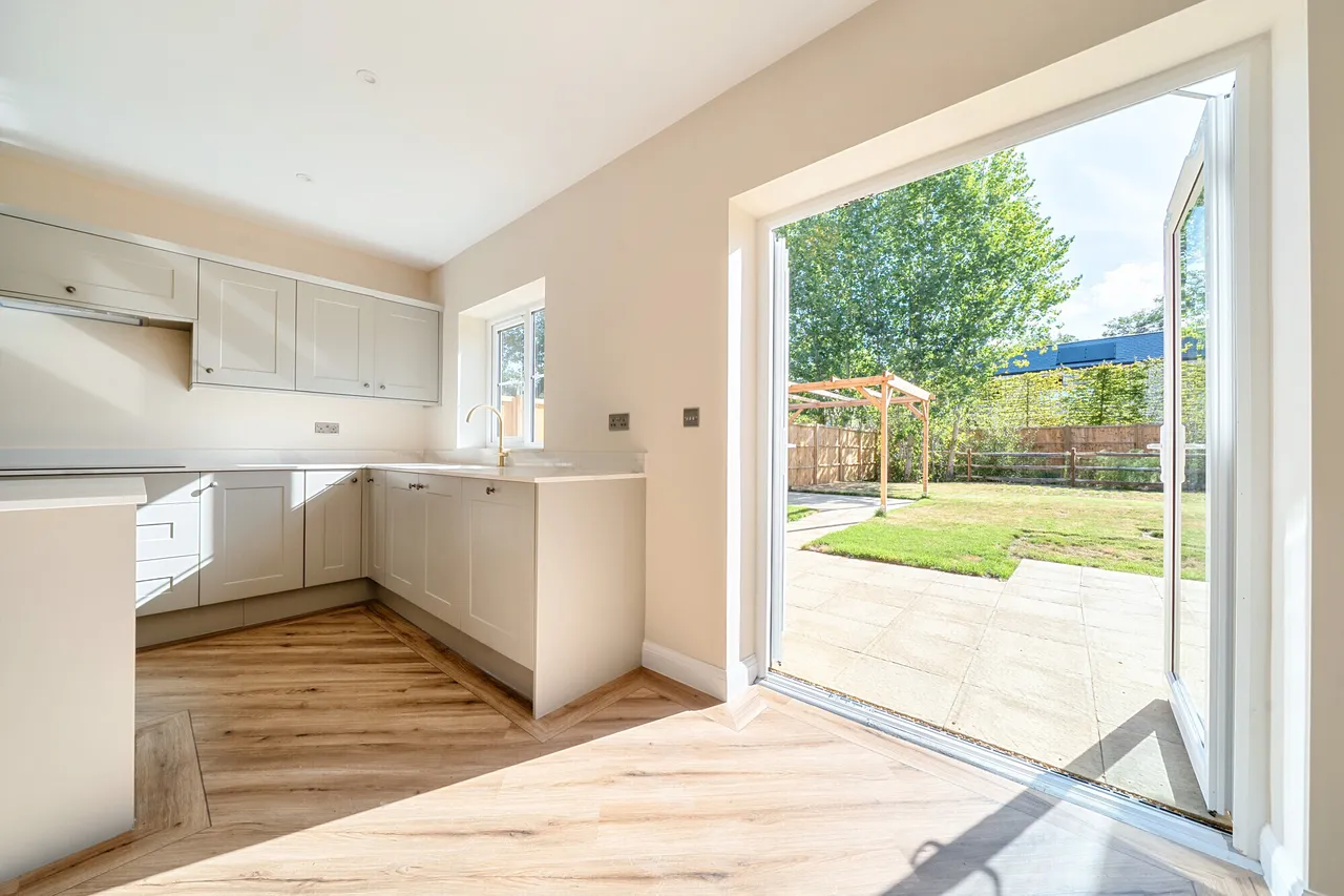 Main Road, Bosham, PO18, photo 5