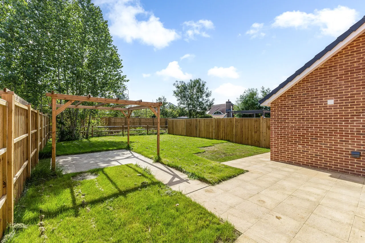Main Road, Bosham, PO18, photo 12