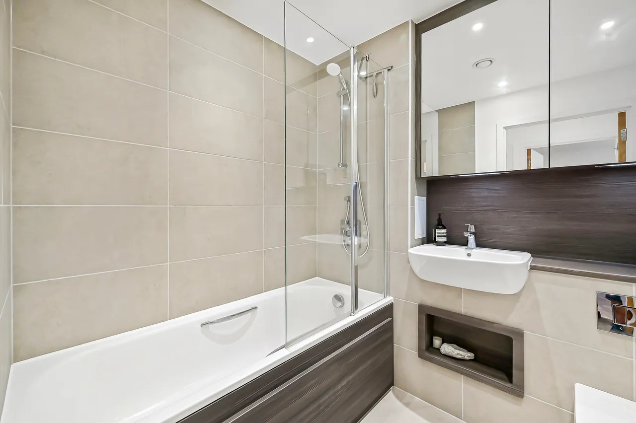Lyall House, London, E13, photo 9