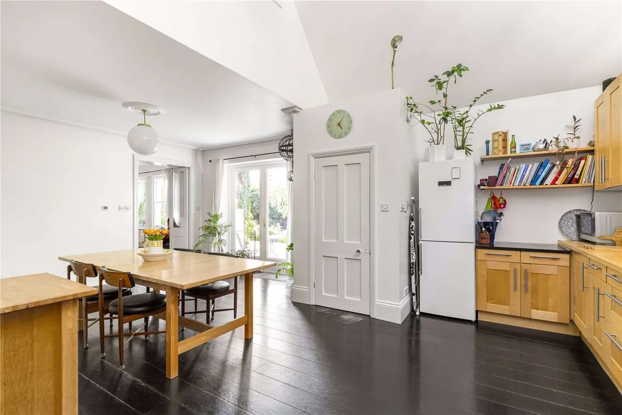 Broadwater Rise, Guildford, Surrey, GU1 2LA, photo 12