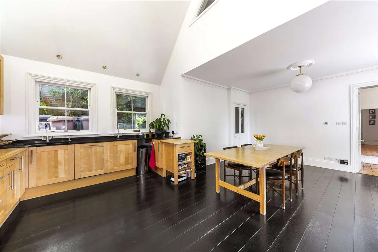 Broadwater Rise, Guildford, Surrey, GU1 2LA, photo 11