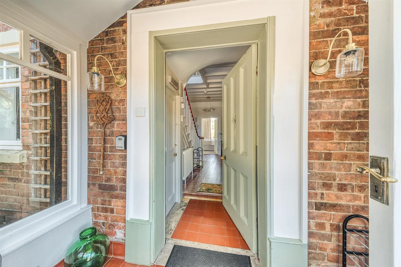 Mitre Drive, Repton, photo 30