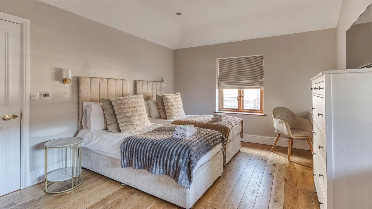 Mitre Drive, Repton, photo 27