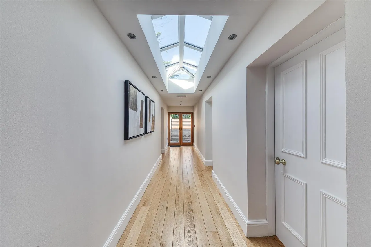 Mitre Drive, Repton, photo 24
