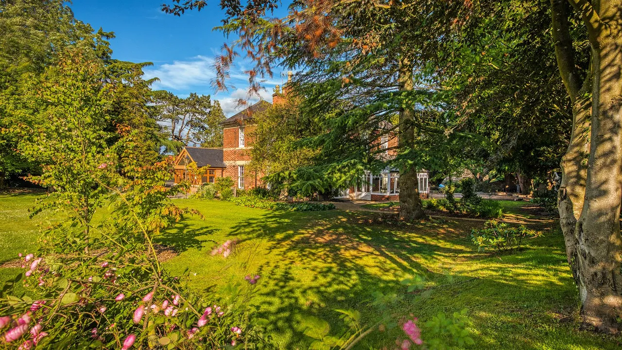Mitre Drive, Repton, photo 59