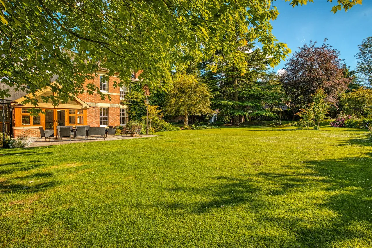 Mitre Drive, Repton, photo 58