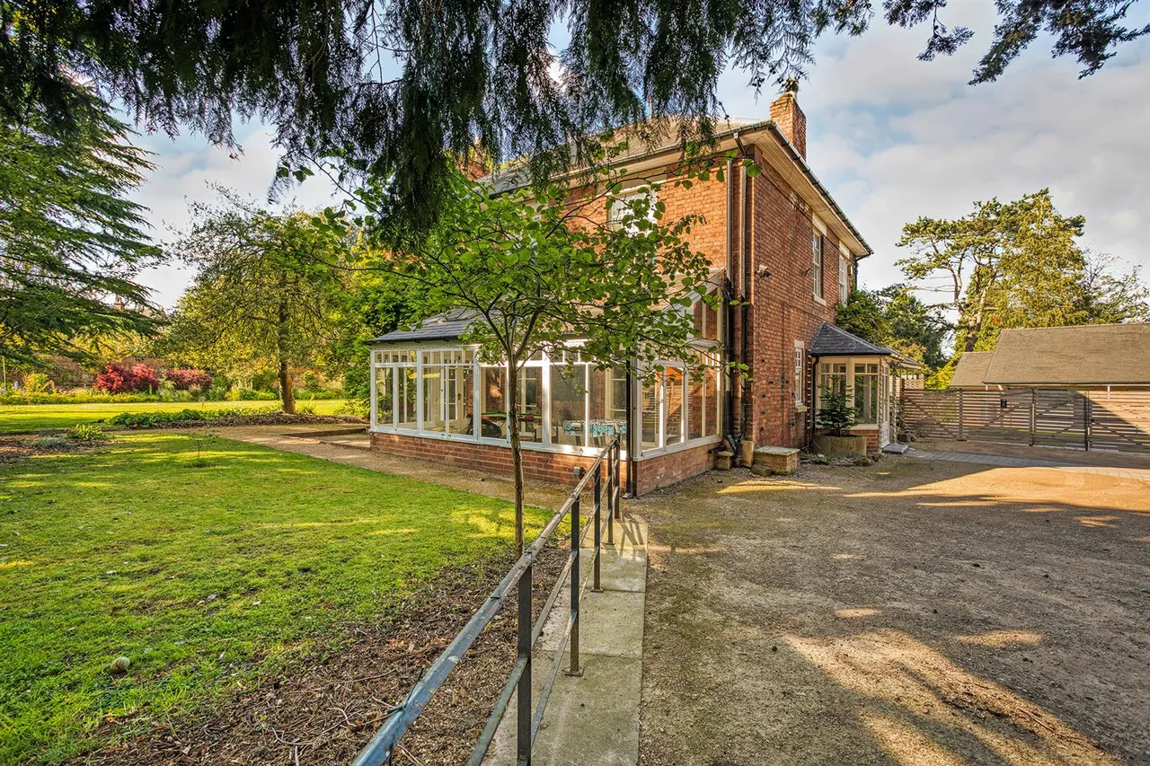 Mitre Drive, Repton, photo 51