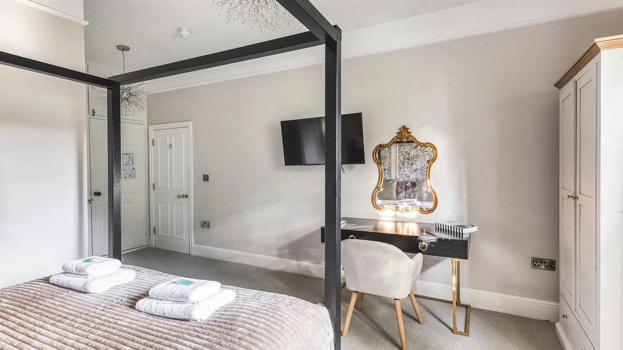 Mitre Drive, Repton, photo 37