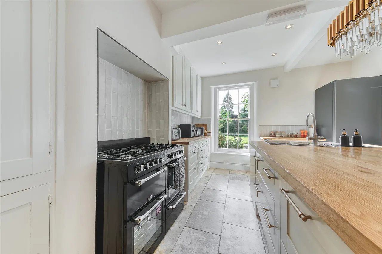 Mitre Drive, Repton, photo 8