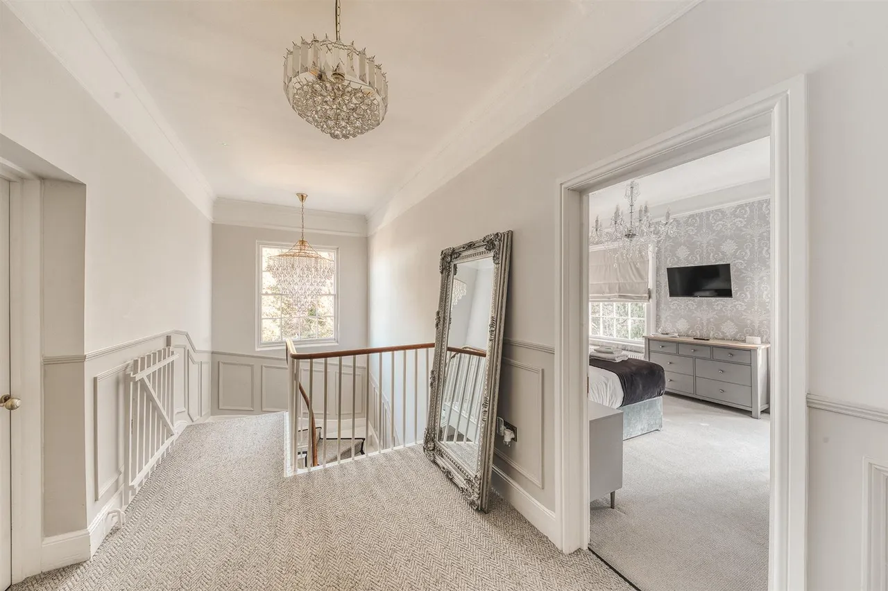 Mitre Drive, Repton, photo 31