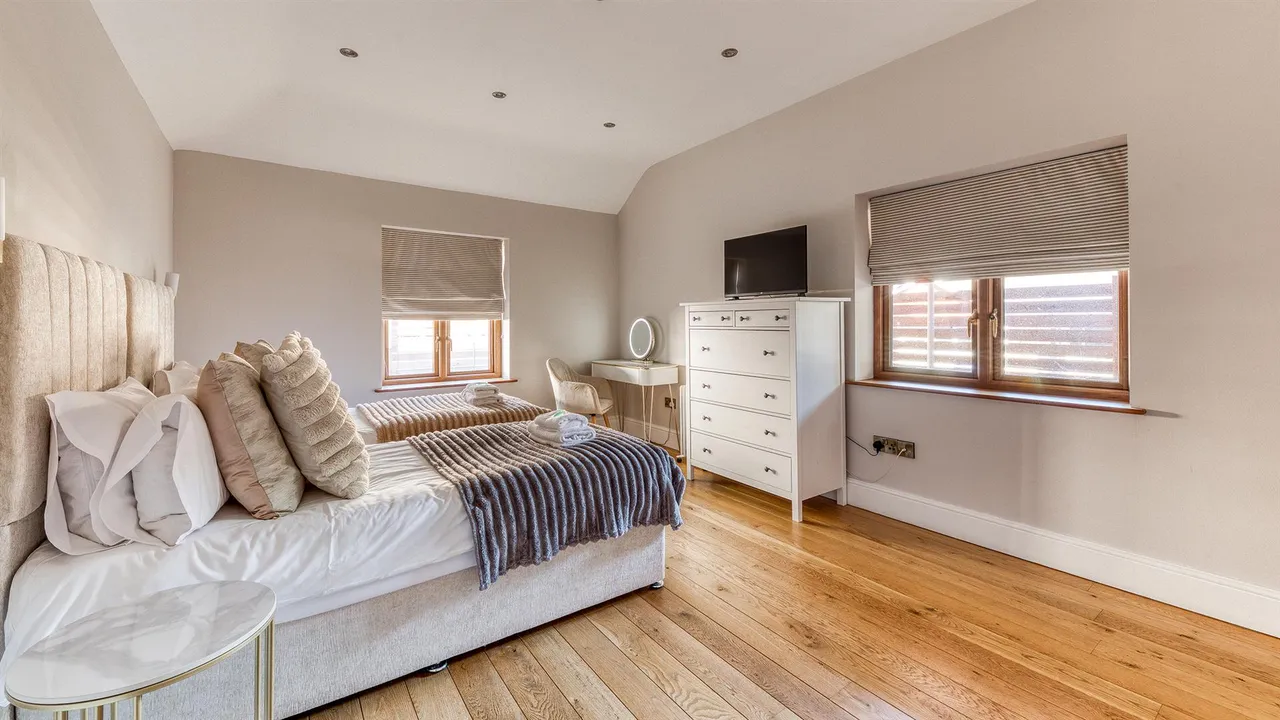 Mitre Drive, Repton, photo 26