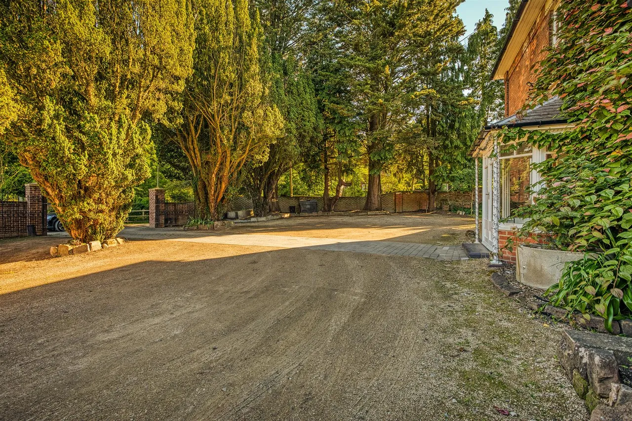 Mitre Drive, Repton, photo 67