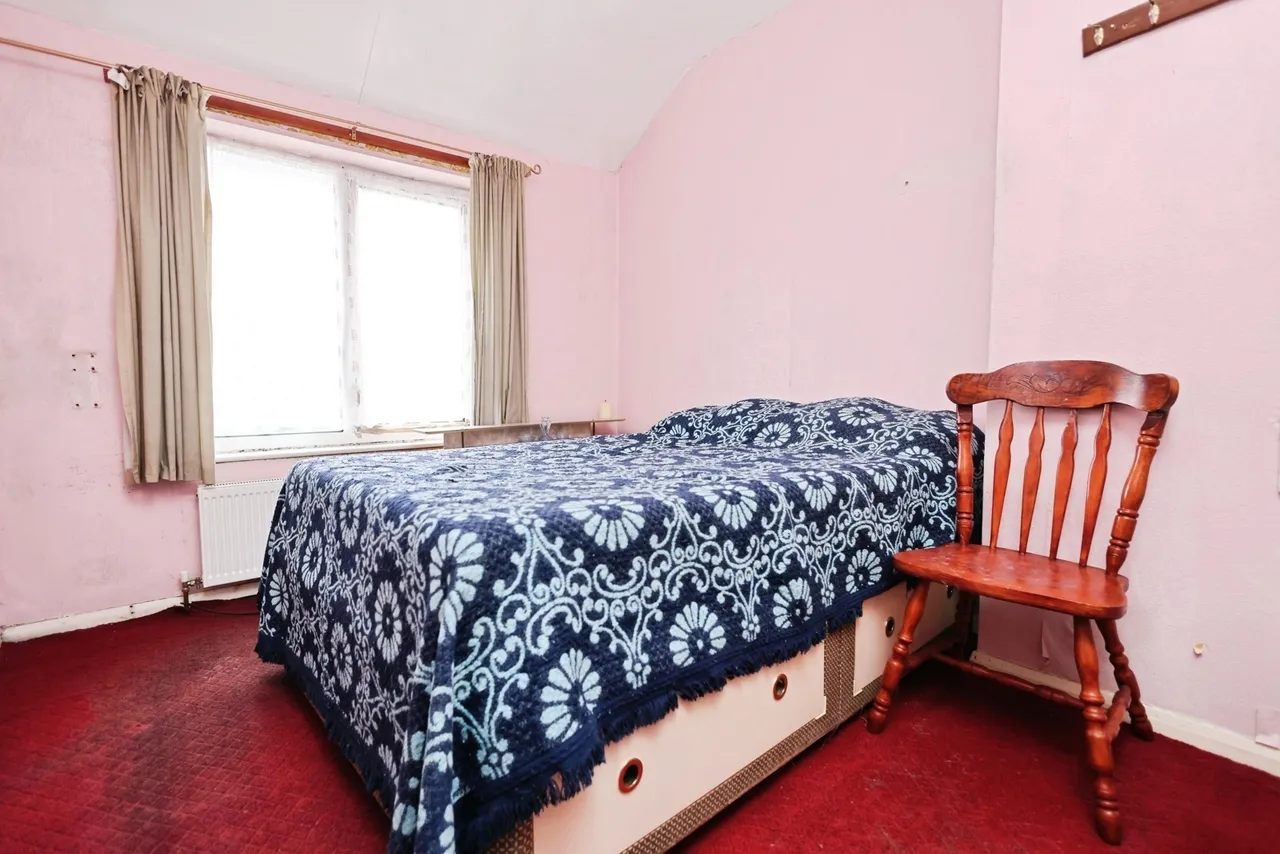 Douglas Avenue, Oldbury, B68, photo 6