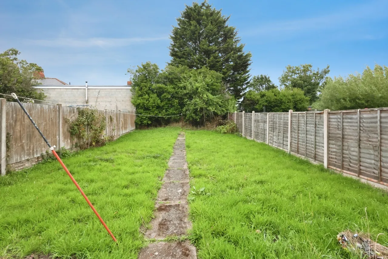 Douglas Avenue, Oldbury, B68, photo 11