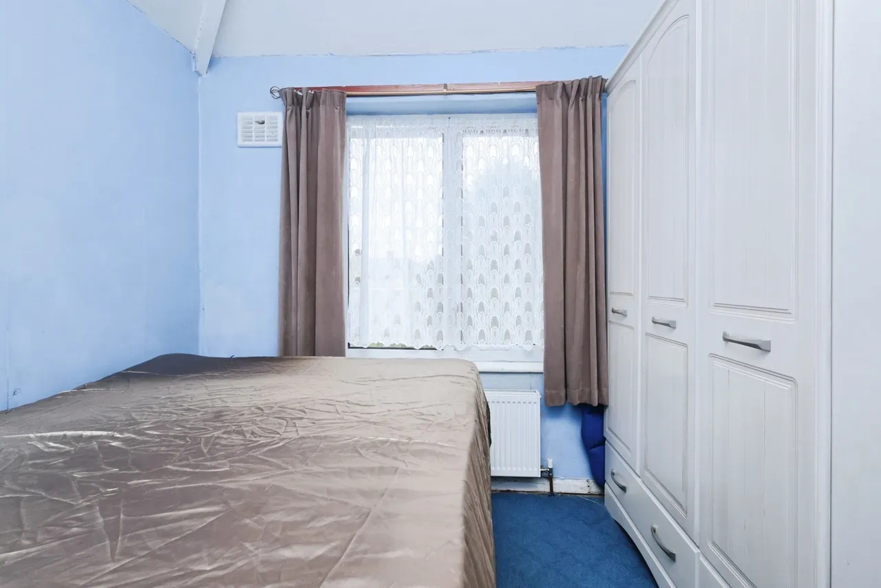 Douglas Avenue, Oldbury, B68, photo 9