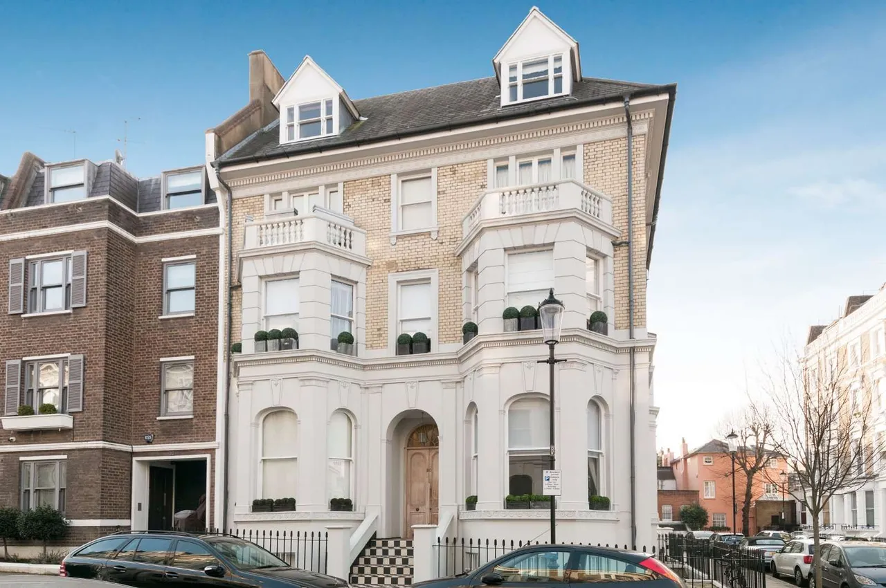 2 bed flat for sale — Campden Hill Gardens, London, W8 7AZ