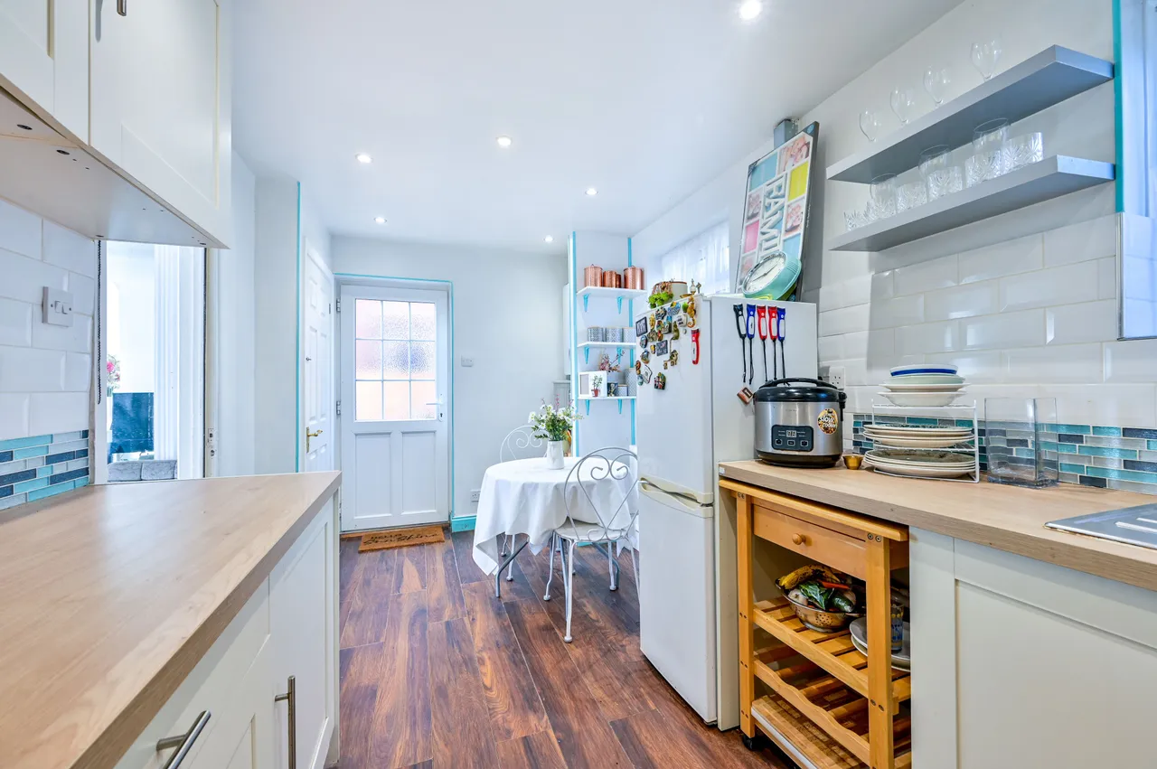 128a Southway, Guildford, photo 6