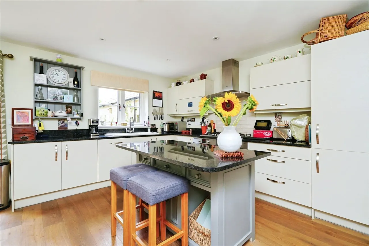 Delfin Way, Upper Rissington, GL54, photo 15