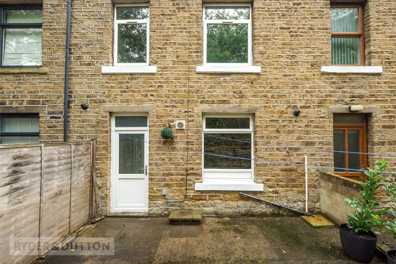 Manchester Road, Huddersfield, HD4, photo 18