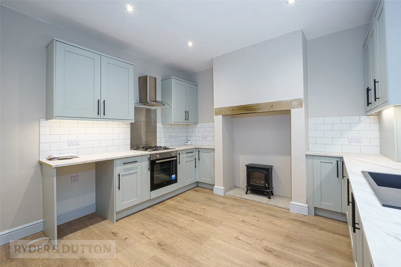 Manchester Road, Huddersfield, HD4, photo 3