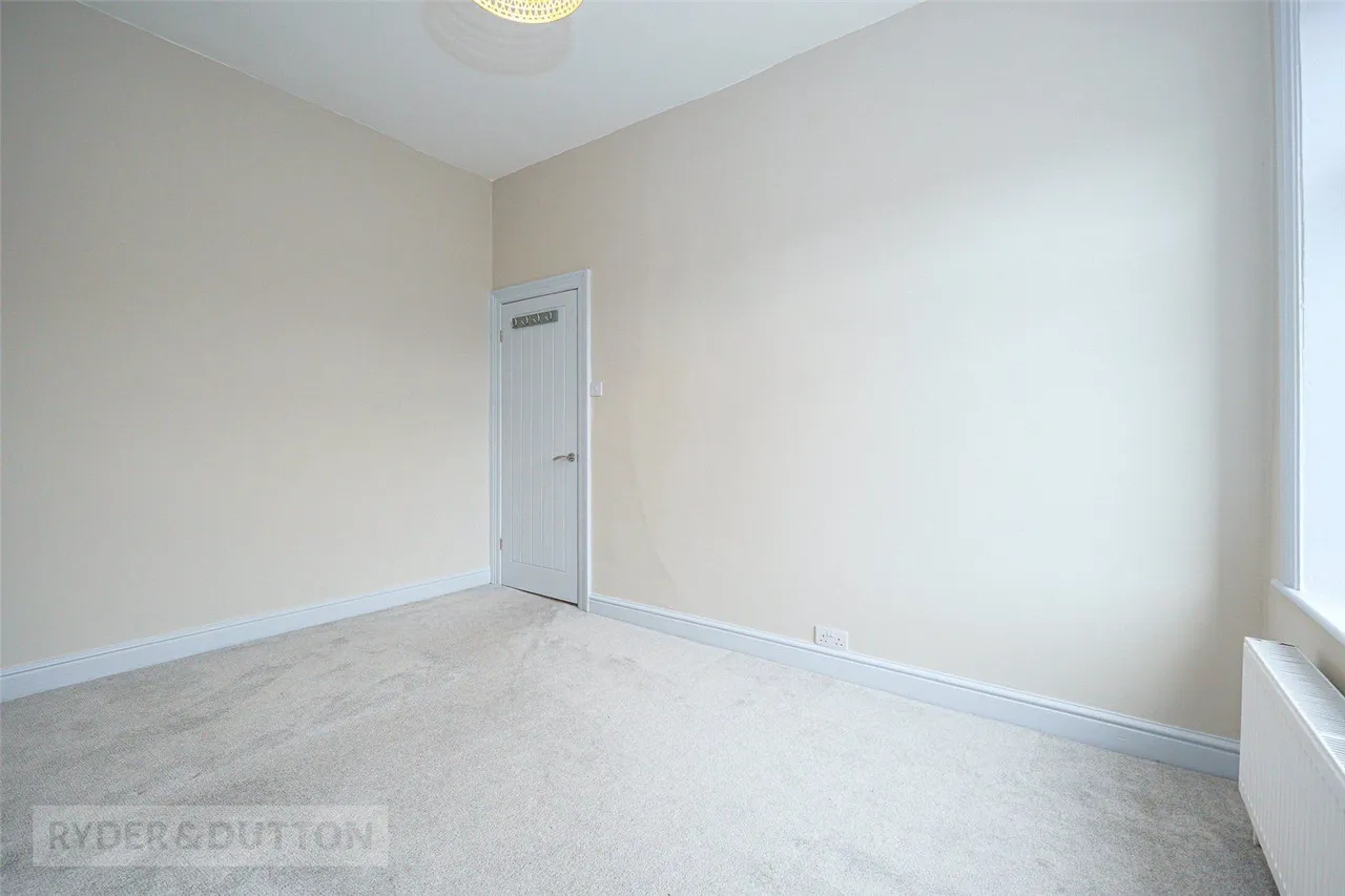 Manchester Road, Huddersfield, HD4, photo 8