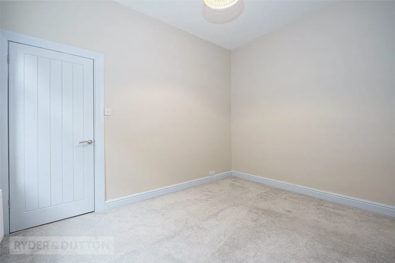 Manchester Road, Huddersfield, HD4, photo 11