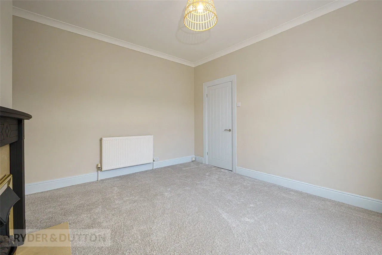 Manchester Road, Huddersfield, HD4, photo 6