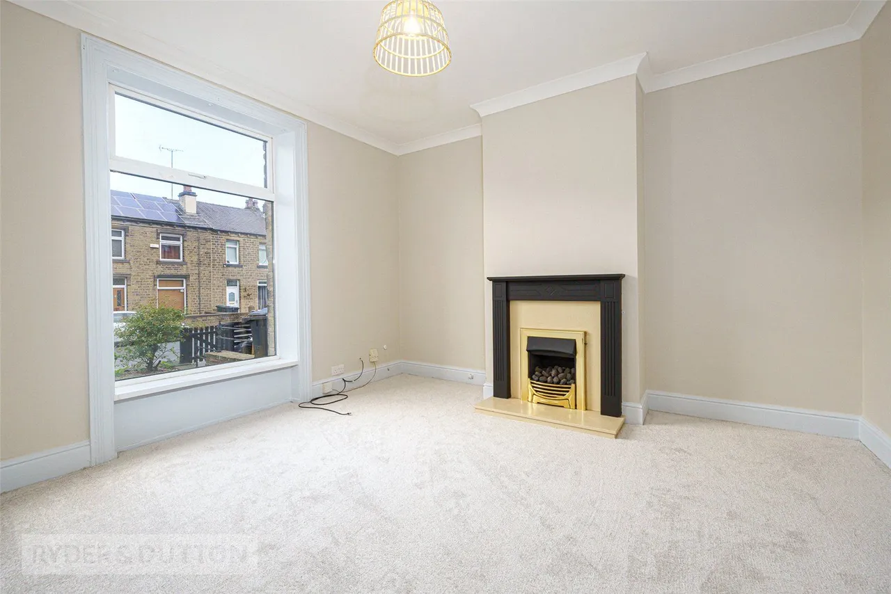 Manchester Road, Huddersfield, HD4, photo 5