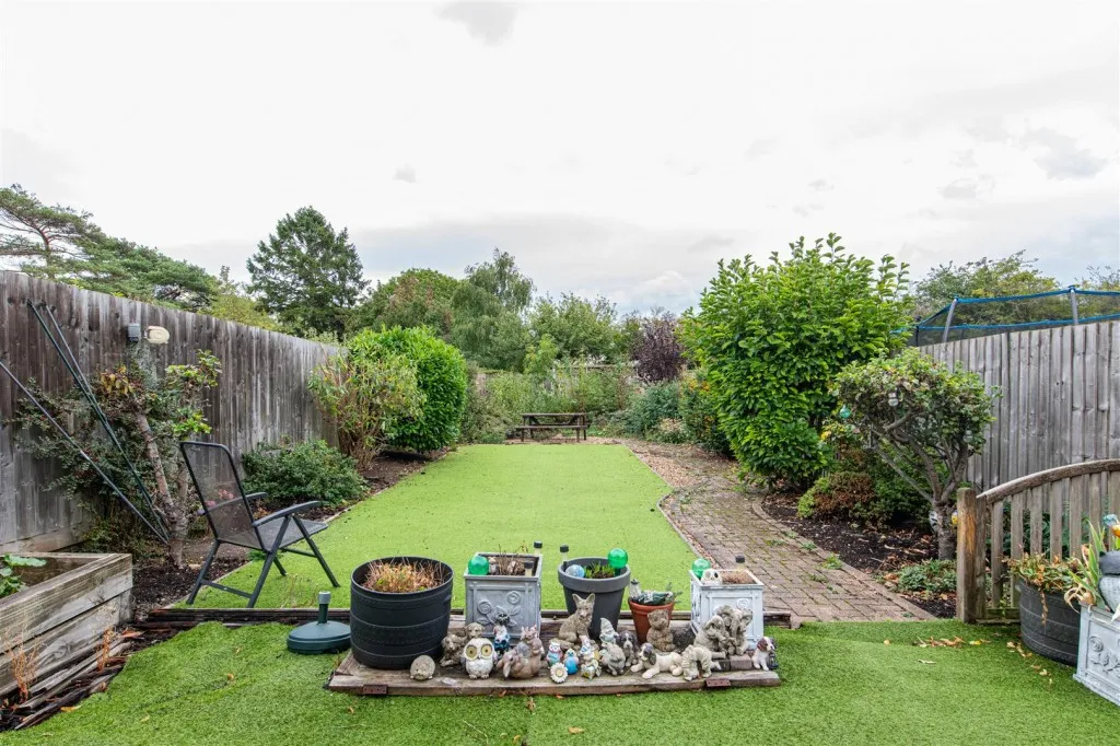 Higham Road, Rushden, photo 16