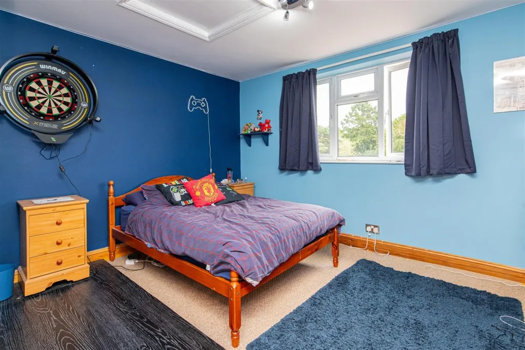 Higham Road, Rushden, photo 10