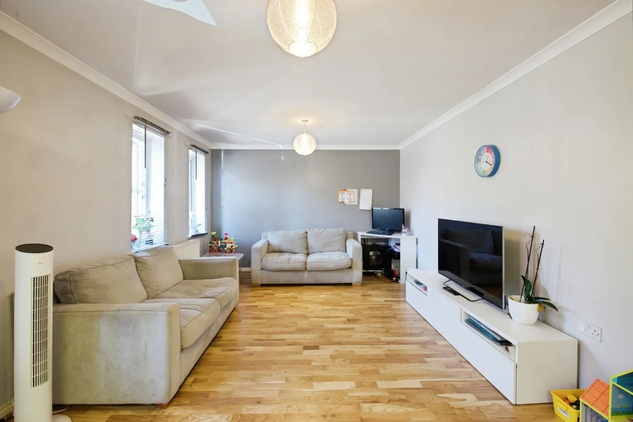 Glandford Way, Chadwell Heath, Romford, RM6, photo 5