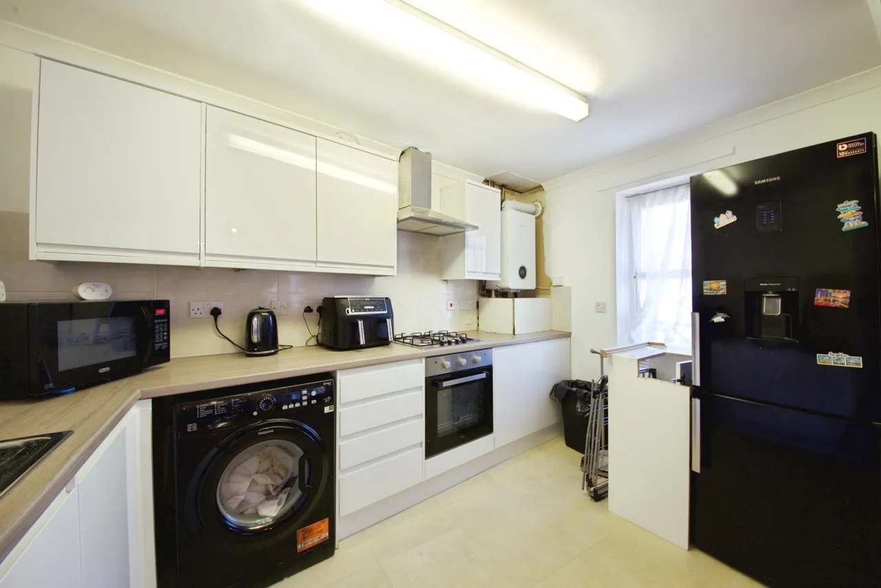 Glandford Way, Chadwell Heath, Romford, RM6, photo 9