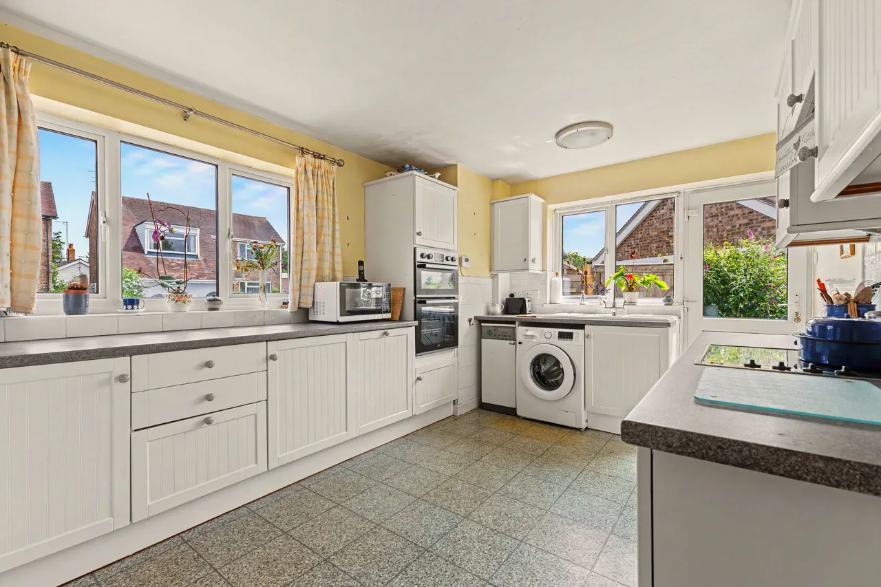 Verney Close, Butlers Marston, CV35, photo 3