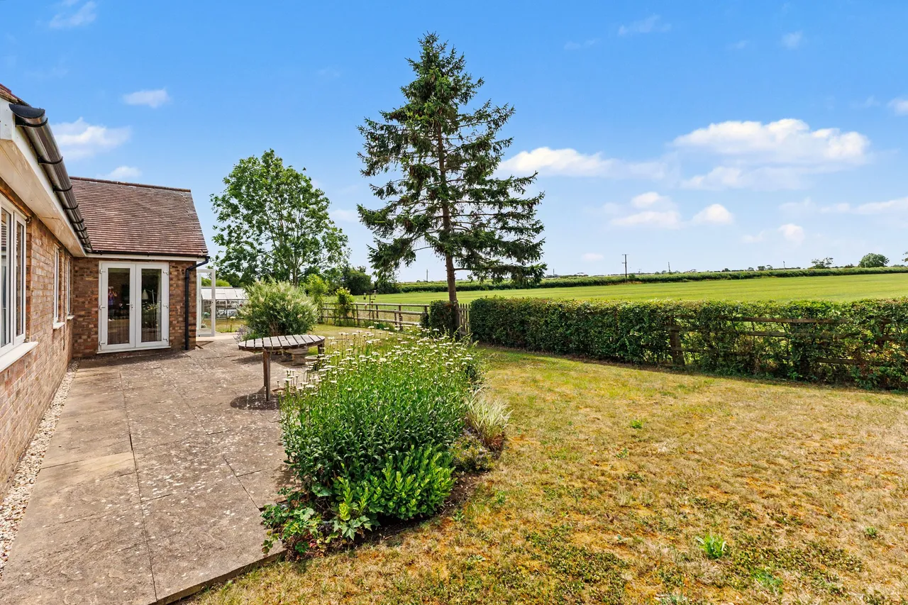 Verney Close, Butlers Marston, CV35, photo 4