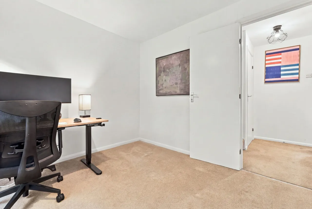 Grovelands Close, SE5, photo 15