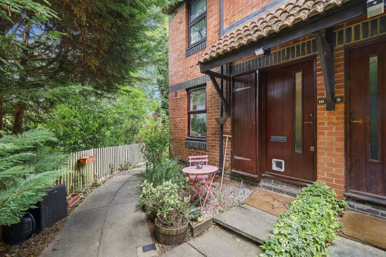 Grovelands Close, SE5, photo 3