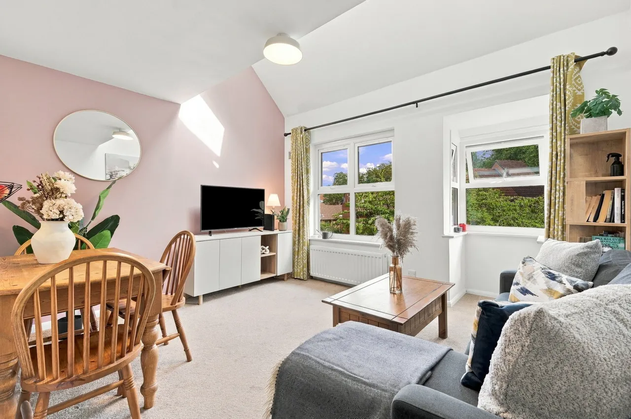 2 bed flat for sale, Grovelands Close, SE5