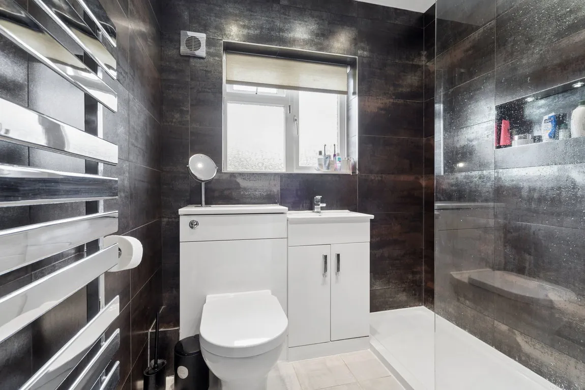 Lincoln Road, Northwood, HA6, photo 9