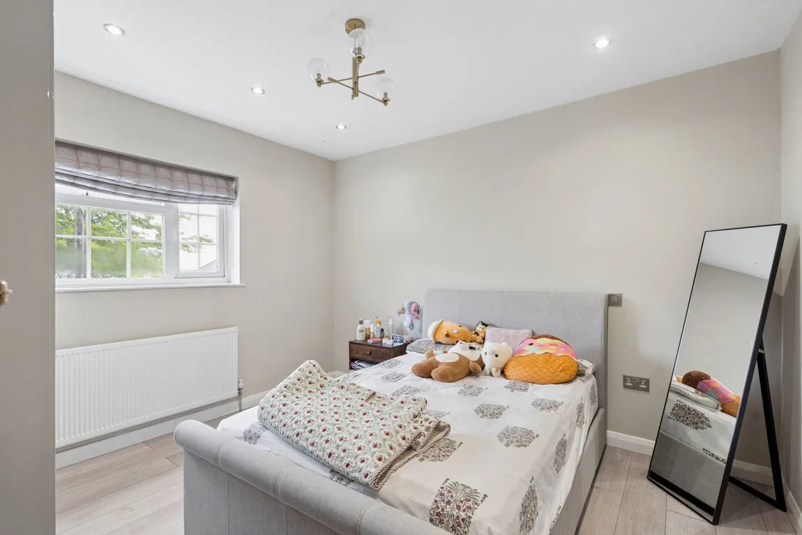 Lincoln Road, Northwood, HA6, photo 11