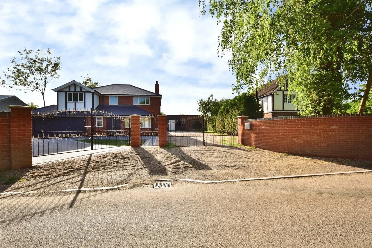 Broadwater Road, West Malling, Kent, ME19, photo 3