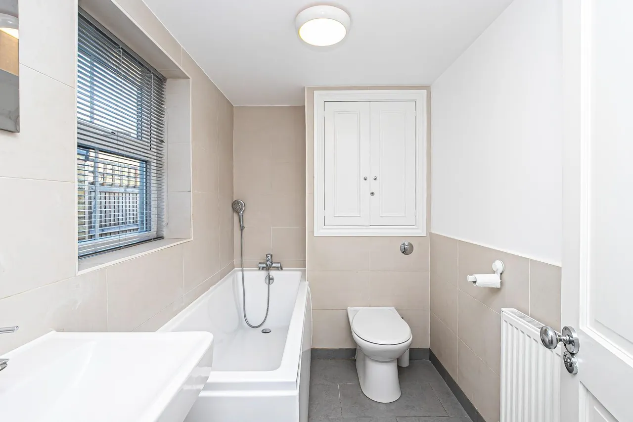 Smarts Lane, Loughton, IG10 4BP, photo 11